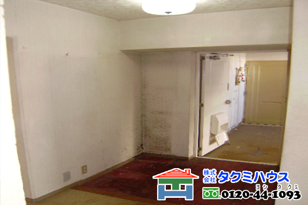 リフォーム前の暗い玄関